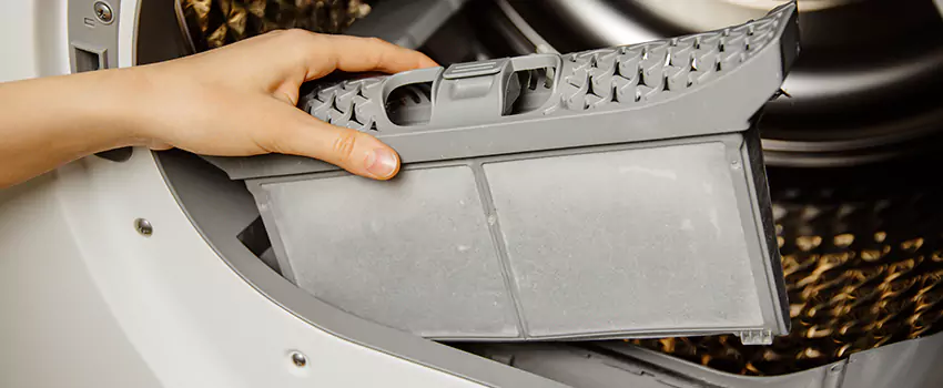 Signs Of A Clogged Dryer Lint Trap in Goshen, Indiana